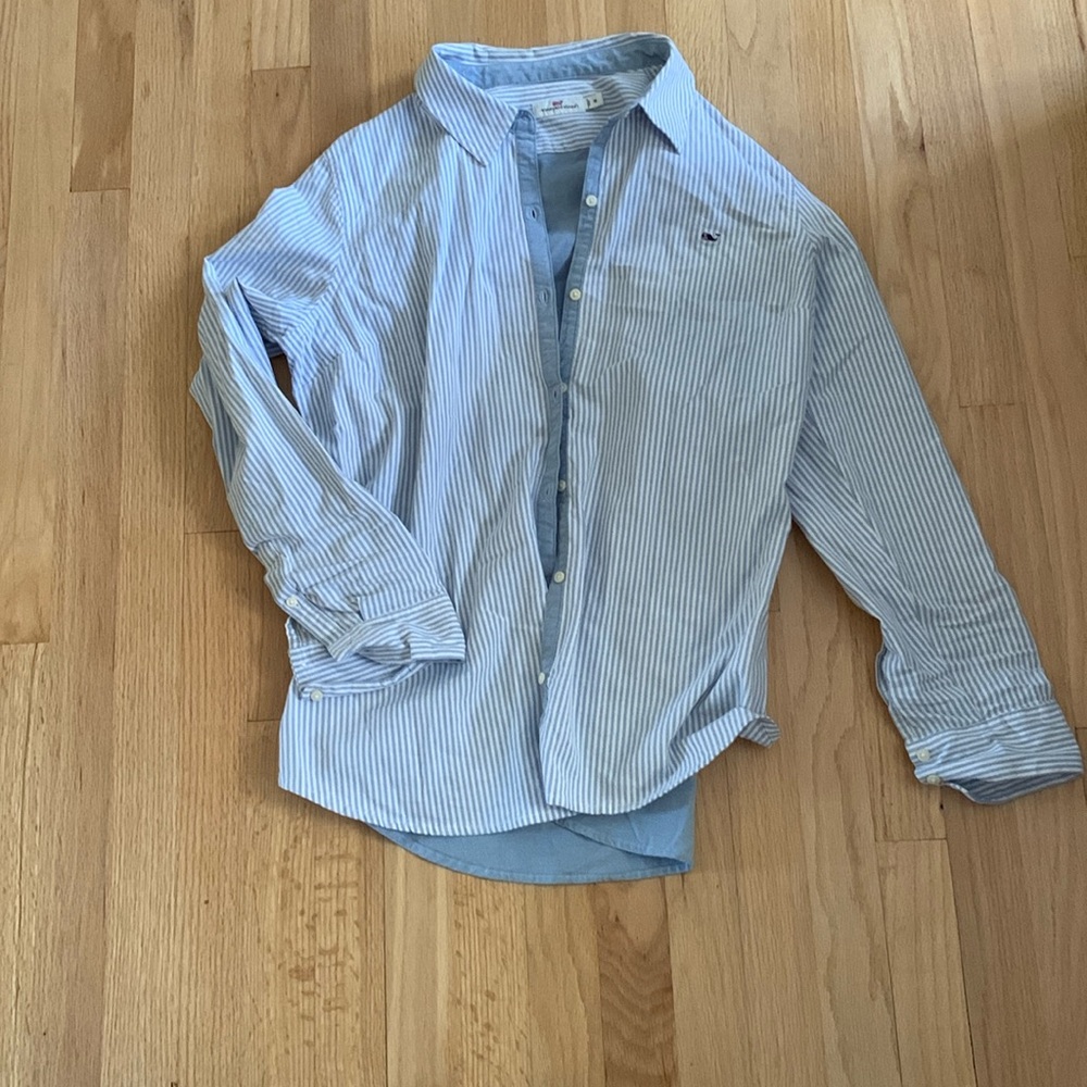 Vineyard vines button down blouse , striped. Buttons all still in place